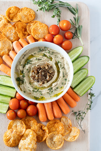 Herby Caramelized Onion and Garlic Hummus